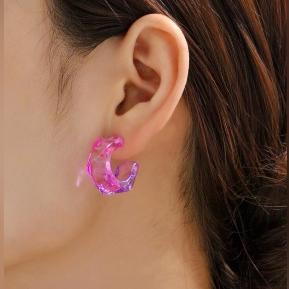 đź’Ą3for$28 New Purple to Pink Fade Transparent Ombre Resin Cuff Hoop Earrings - Picture 14 of 16